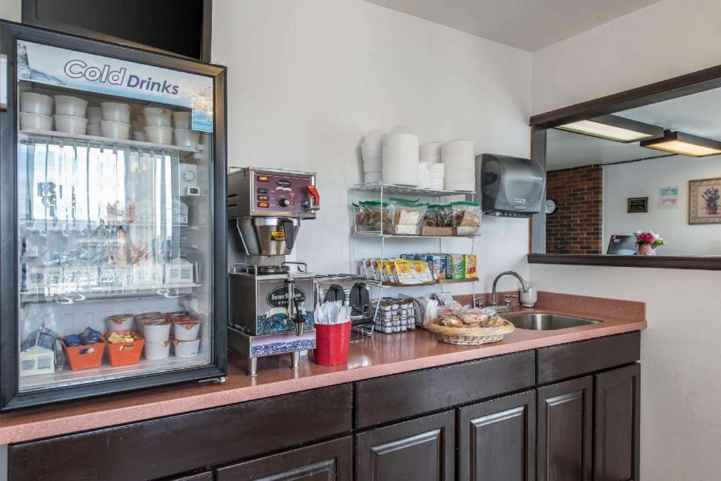 Rodeway Inn Brush Zewnętrze zdjęcie